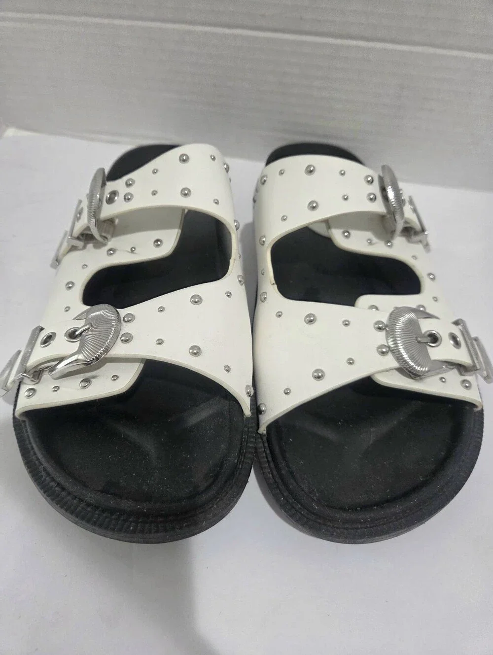 STEVE MADDEN CONNELY BUCKLE SLIDE SANDALS SIZE 8.